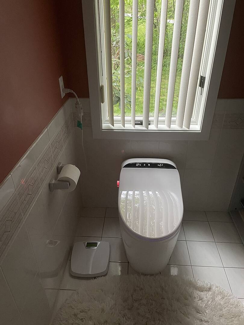 Hynova AX2 Automatic Smart Bidet Toilet with Deodorizing Function White 1.28 GPF