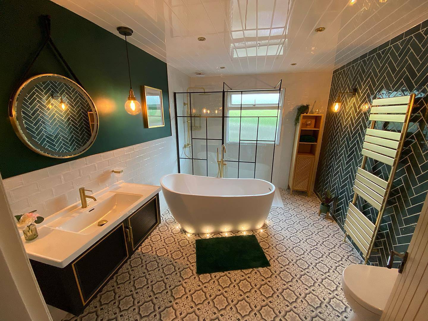 Bathroom Vanity Set 27.9" Modern Floating Ceramic Bathroom Vanity Black with Sink