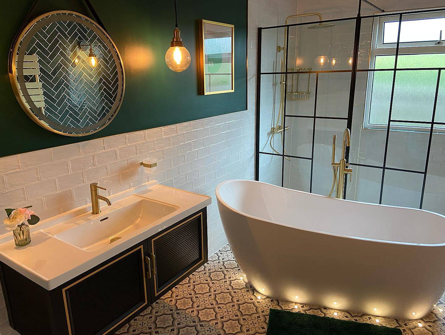 Bathroom Vanity Set 27.9" Modern Floating Ceramic Bathroom Vanity Black with Sink